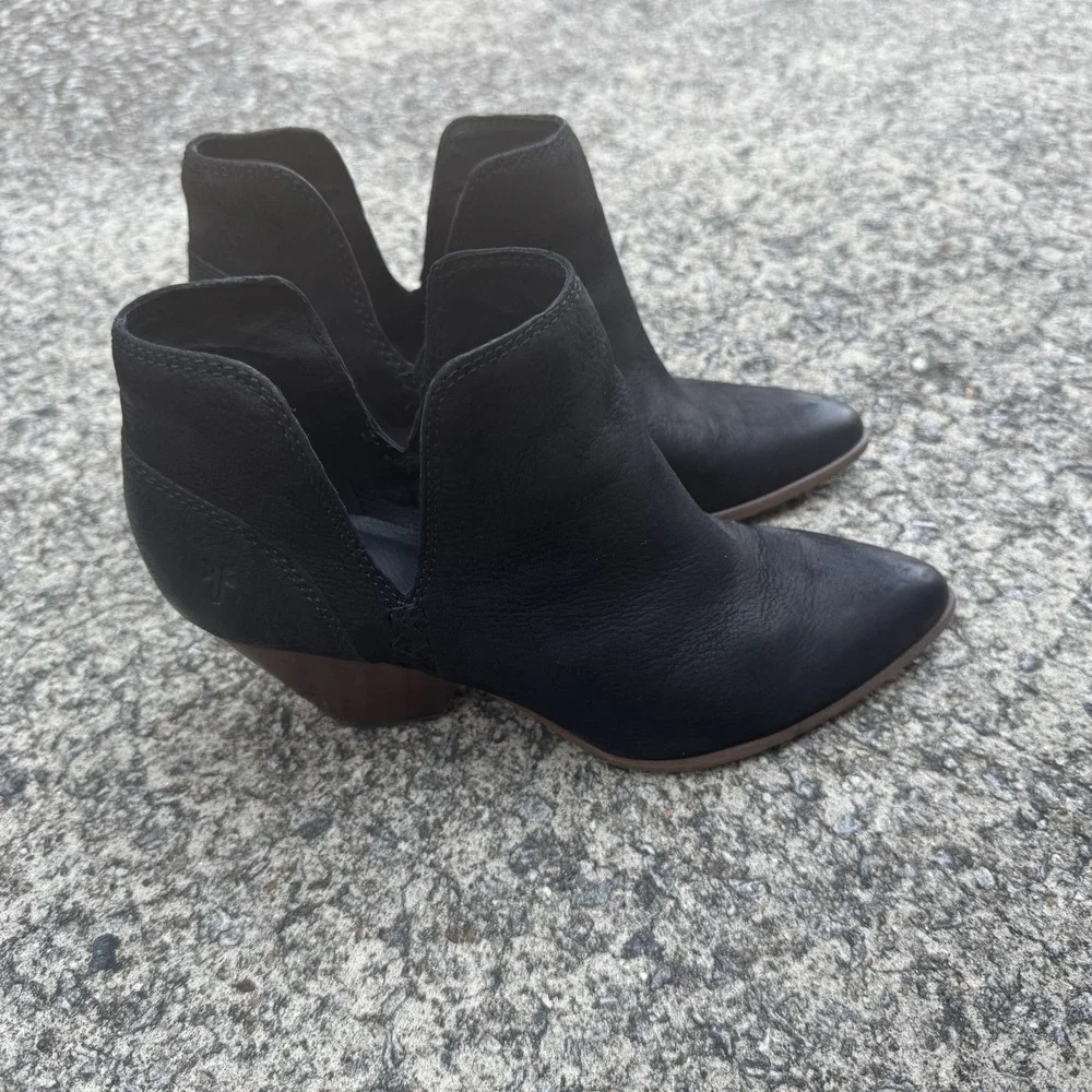 Frye Women's Size 6.5 M Reina‎ Black Suede Cut Out Western Cowboy Ankle Bootie - Picture 3 of 16